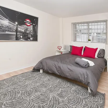 One Bedroom Apartment With Backyard - Brooklyn